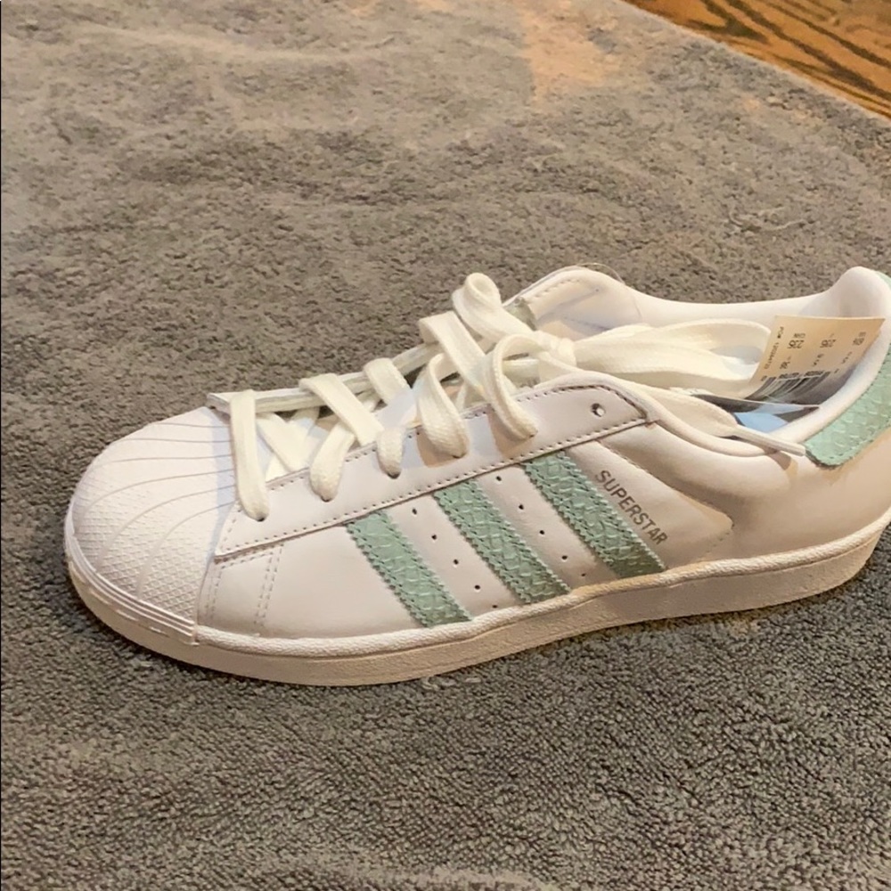 Adidas SUPERSTAR Women White/Ash Green US 6.5